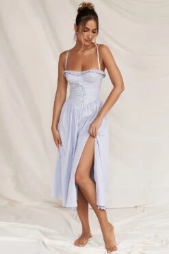 Soft Blue Broderie Anglais Midi SunDress -Traumhafte Kleider 001083