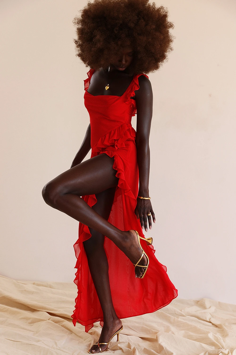 Cherry Ruffle Maxi Dress 16 Cherry Ruffle Maxi Dress – Bild 14