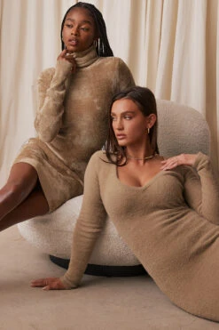 Camel Fuzzy Maxi Dress 29 Camel Fuzzy Maxi Dress -Traumhafte Kleider 1672540576 houseofcb lounge 2342