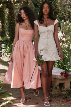 White Embroidered Mini Dress -Traumhafte Kleider 1682997164 look 03 1273