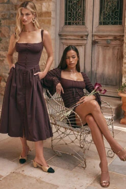 Rich Brown Midi Sundress 34 Rich Brown Midi Sundress -Traumhafte Kleider 20230720 tolentino hcb july lookbook look 02 0692