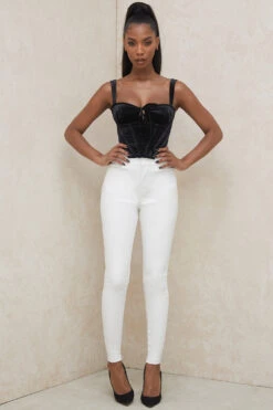 Black Velvet Cupped Corset Top -Traumhafte Kleider aayla 17