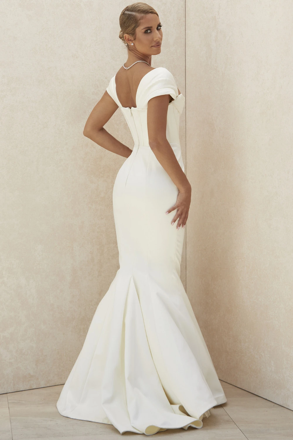 Ivory Corset Off Shoulder Bridal Gown - Limited Edition 9 Ivory Corset Off Shoulder Bridal Gown - Limited Edition – Bild 7