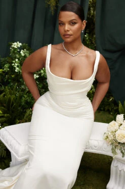 Off White Satin Mermaid Bridal Gown -Traumhafte Kleider emiliew24