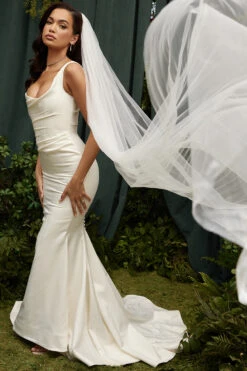 Off White Satin Mermaid Bridal Gown -Traumhafte Kleider emiliew30