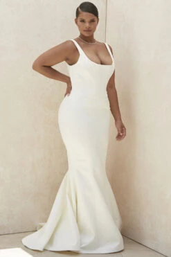 Ivory Satin Mermaid Bridal Gown - Limited Edition -Traumhafte Kleider estelle 14