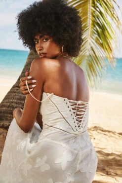 Vintage Cream Floral Lace Back Maxi Dress -Traumhafte Kleider houseofcb 0980