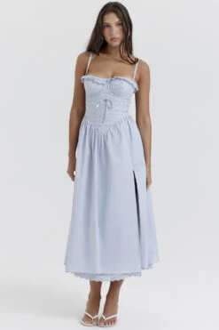Soft Blue Broderie Anglais Midi SunDress -Traumhafte Kleider jaime 3
