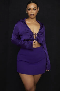Grape Satin Cropped Tie Front Top -Traumhafte Kleider lavender 6
