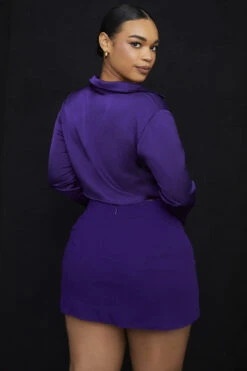 Grape Satin Cropped Tie Front Top -Traumhafte Kleider lavender 7