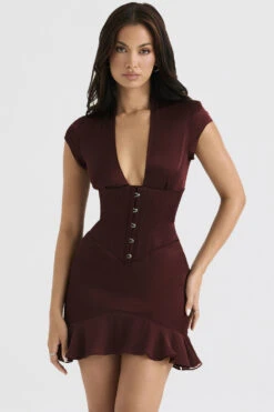 Titelseite 29 Wine Ruffle Corset Dress