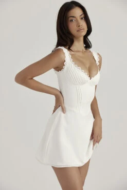 White Pin Tuck Mini Dress -Traumhafte Kleider tilly 8