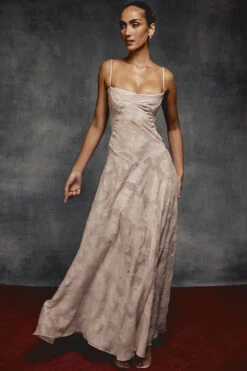 Soft Pink Floral Lace Back Maxi Dress -Traumhafte Kleider untitledcapture106488