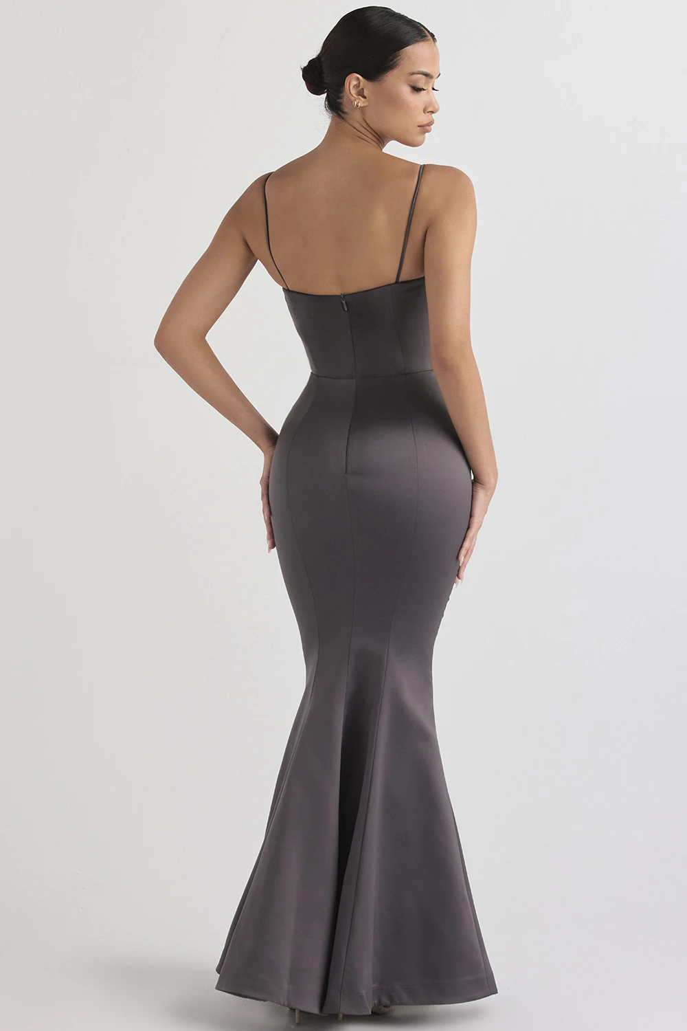 Shadow Satin Fishtail Gown 11 Shadow Satin Fishtail Gown – Bild 9