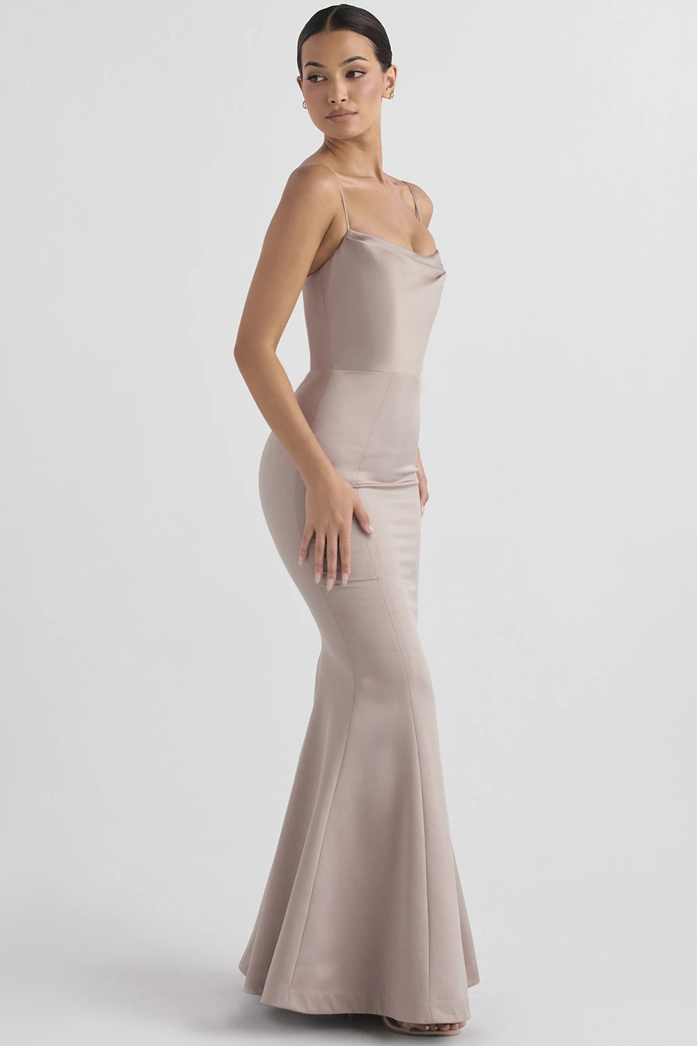 Mushroom Satin Fishtail Gown 7 Mushroom Satin Fishtail Gown – Bild 5